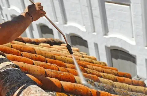 Nettoyage de toitures - Montigny-le-Bretonneux